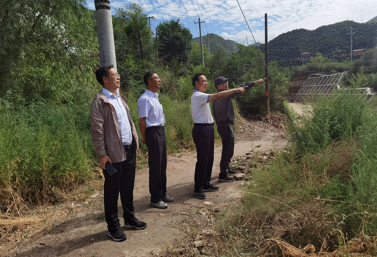 楊宇宏總經(jīng)理在蘭州石佛溝國家森林公園調(diào)研指導工作